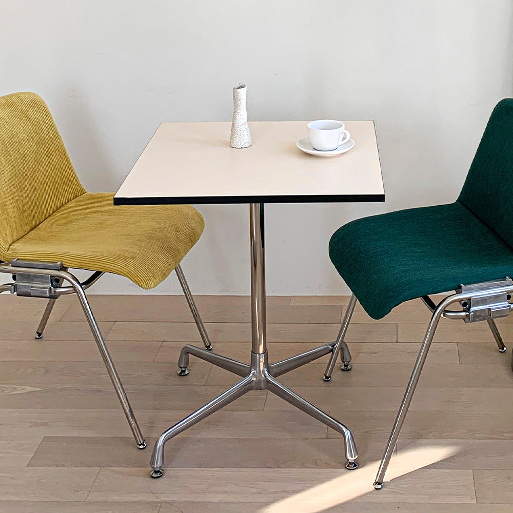 [リファービッシュ商品] O'gre オグレ ミッドセンチュリー四角テーブル (クリーム)