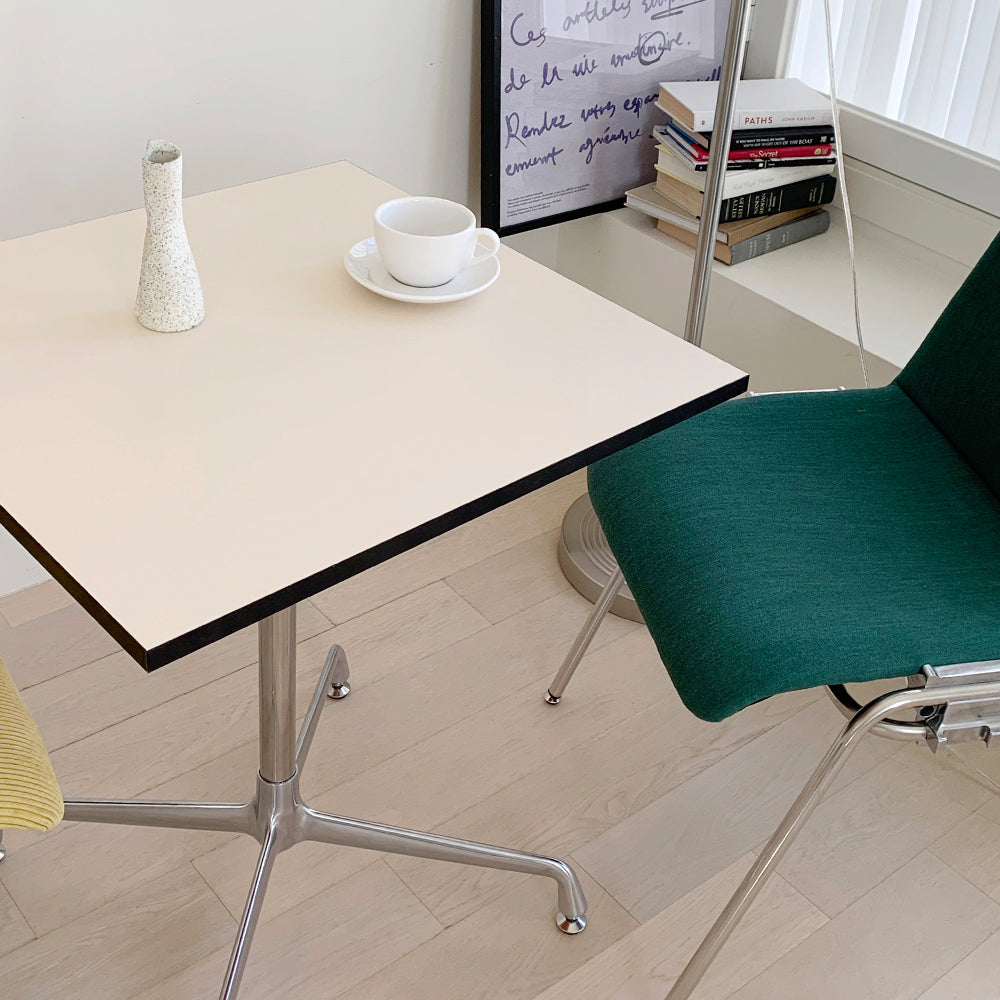 [リファービッシュ商品] O'gre オグレ ミッドセンチュリー四角テーブル (クリーム)